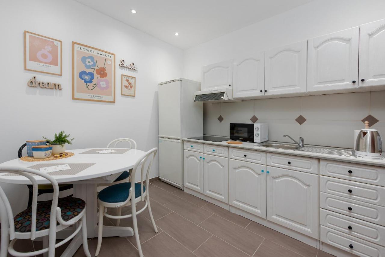 Studio Apartment Lu Rupa Экстерьер фото