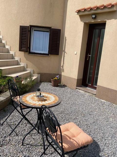 Studio Apartment Lu Rupa Экстерьер фото